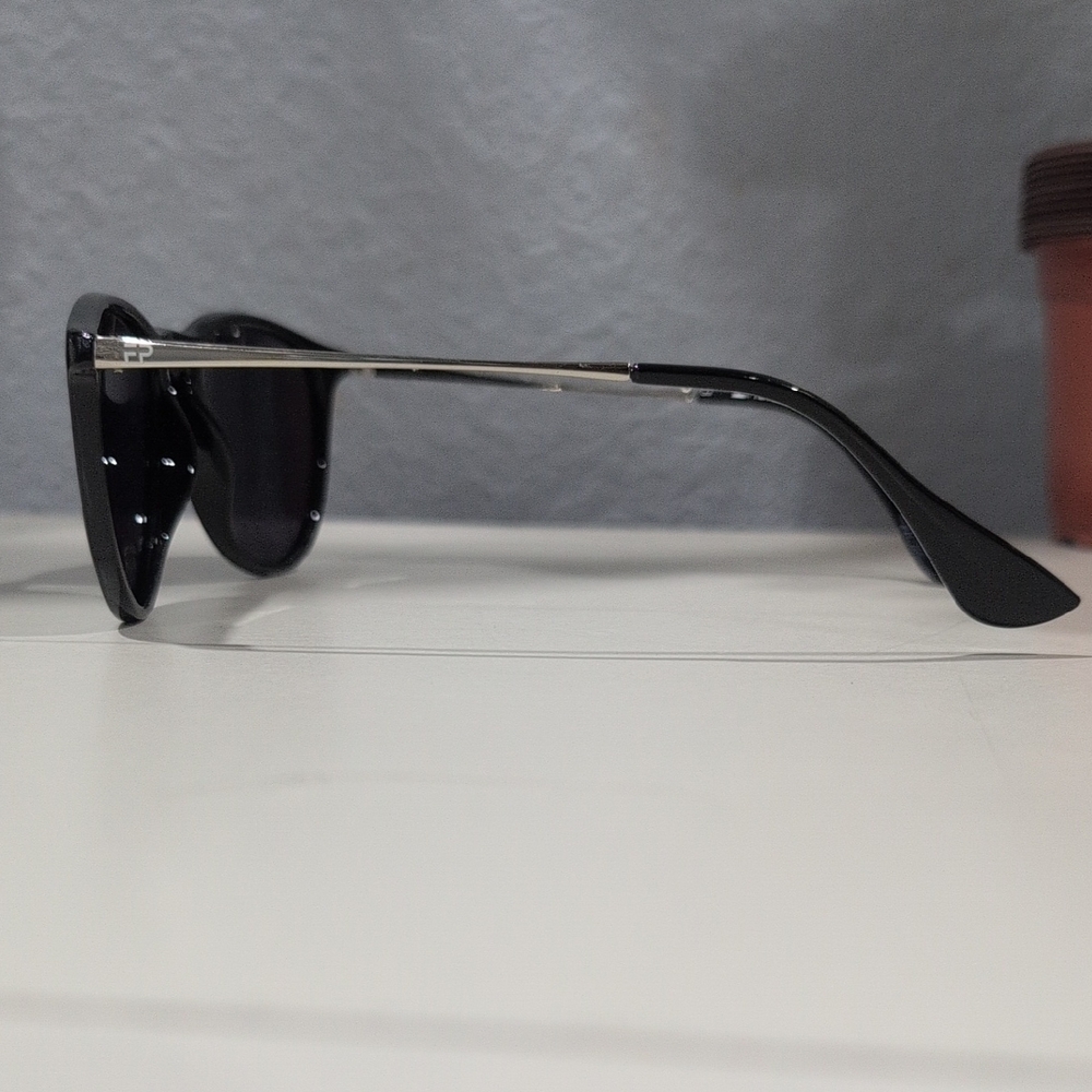 Fashion Poshers Black and Gold Sunglasses - Picture 2 of 2